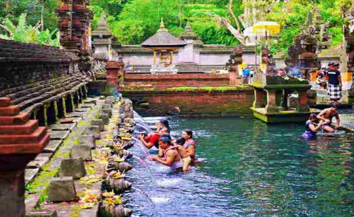 Sources sacrées de Tirta Empul